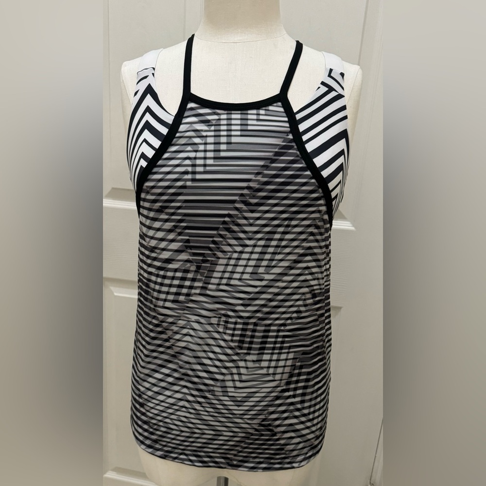 SOFIBELLA Women’s  Mysterious Tank Activewear Tank Top w/Built in bra Size S